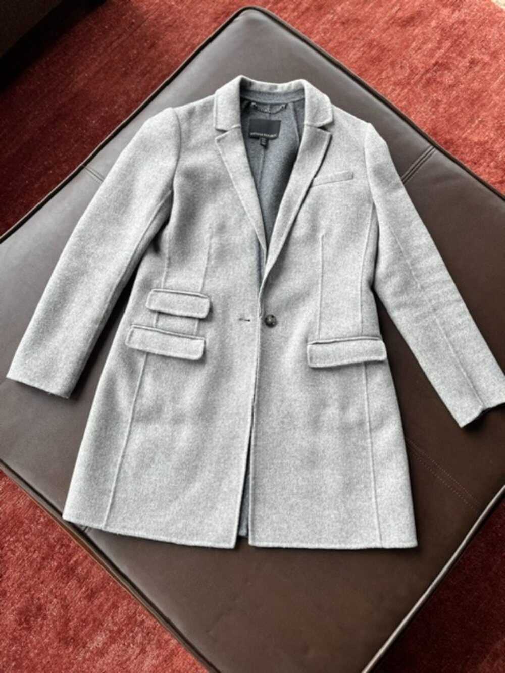 Banana Republic Women's Coat, Petite XS, 90% wool, 10% nylon.